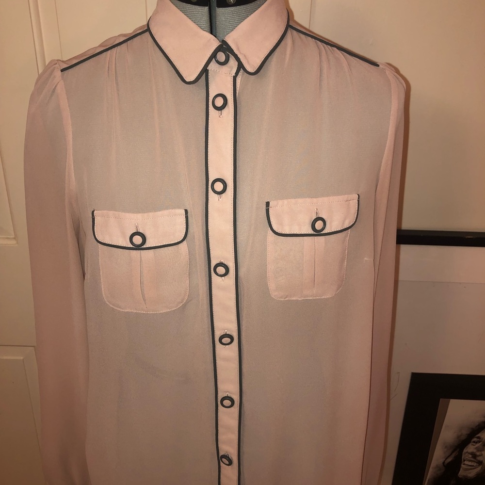 Beautiful button down. - Picture 3 of 4